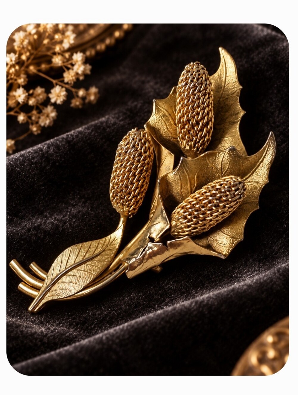 Gold Tone Textured Seed Pod Leaf Spray Brooch Statement Pin Unbranded